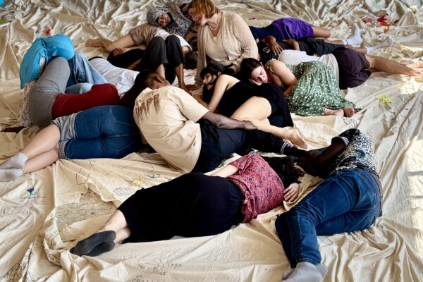 Giorno 15. Come se il mondo respirasse con noi “ما”